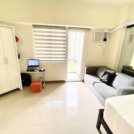 Field Residences Paranaque City ภายนอก รูปภาพ