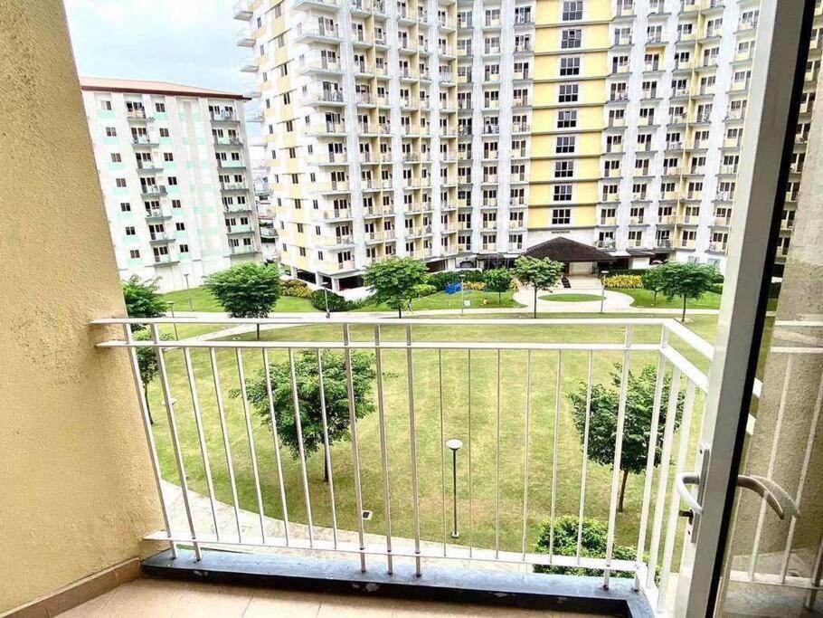 Field Residences Paranaque City ภายนอก รูปภาพ