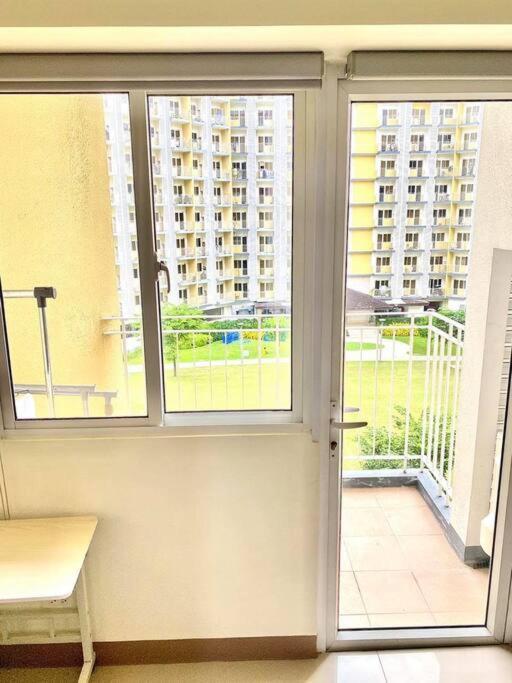Field Residences Paranaque City ภายนอก รูปภาพ