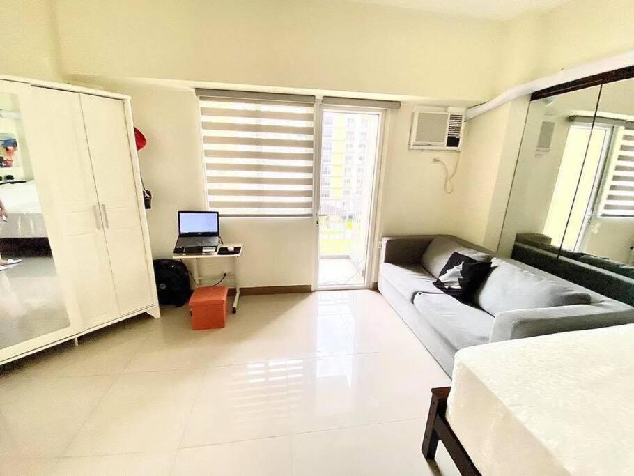 Field Residences Paranaque City ภายนอก รูปภาพ